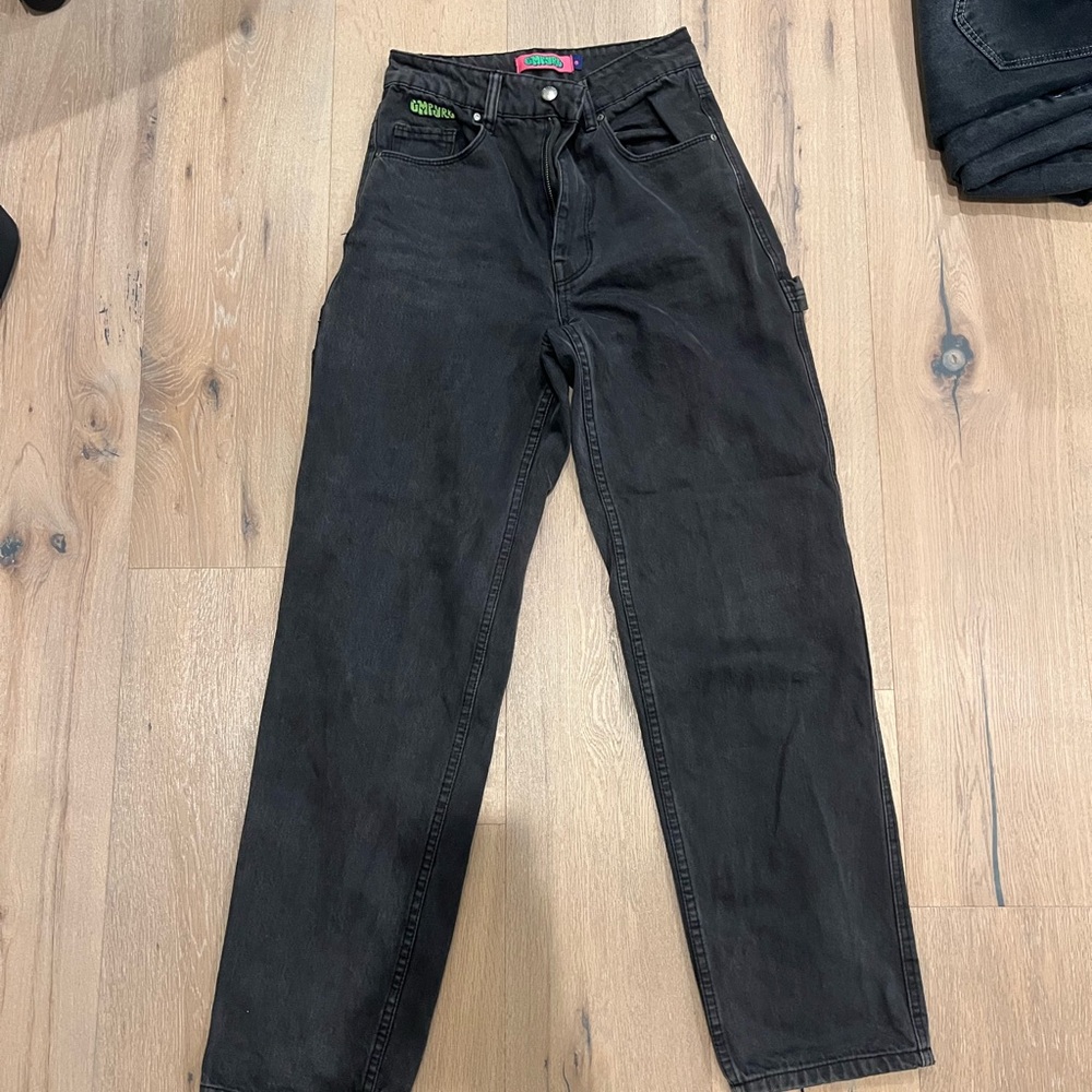 Baggy black cargo jeans